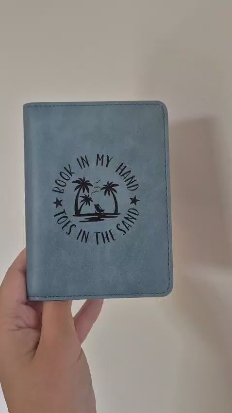 Paspoorthoesje 'Book in my hand'